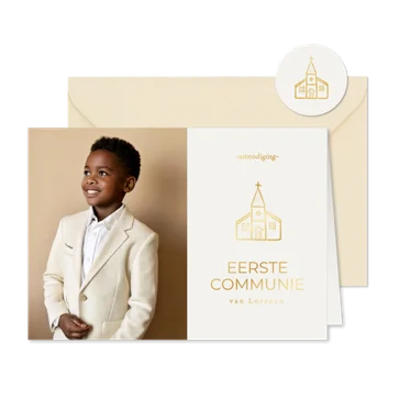 Minimalistische communiekaart met foto's en gouden kerkje